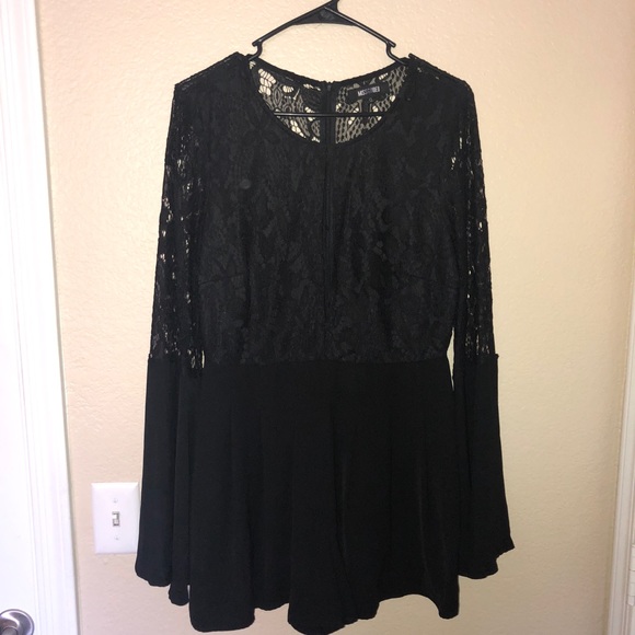 Misguided Lace Romper - Picture 3 of 6